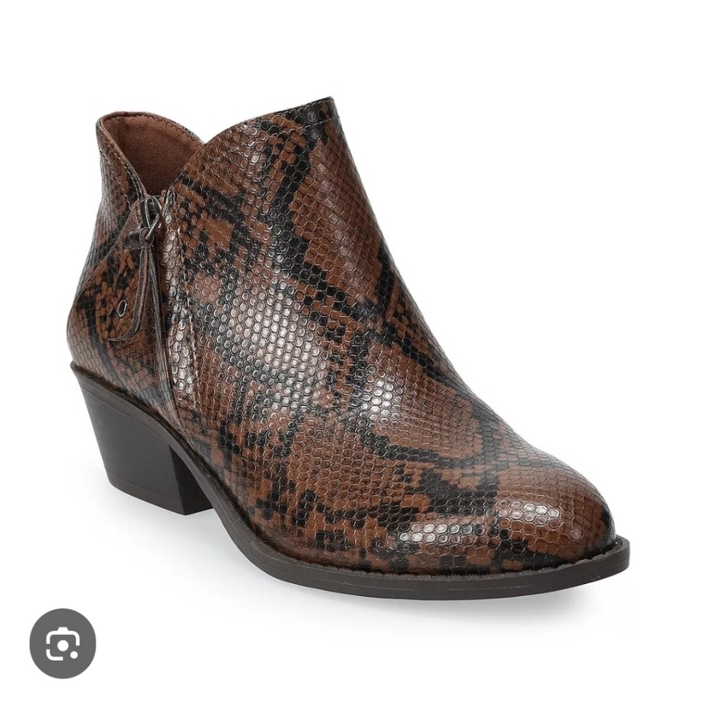 SO Womens Faux Snakeskin Print Western Boots Ankle Booties Size 9.5 NEW Brown